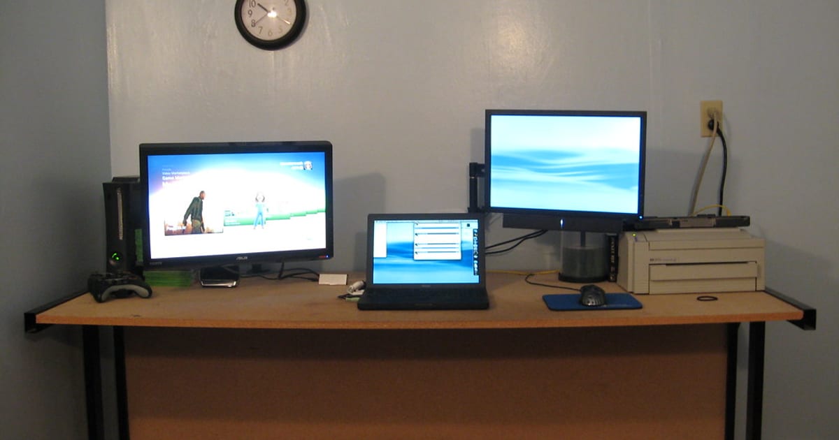 The complete guide to building a desk setup (2026)