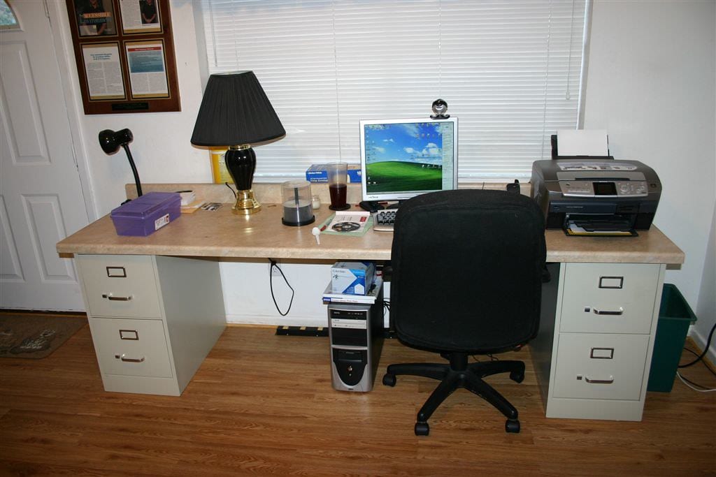 Where the desk and chair come in