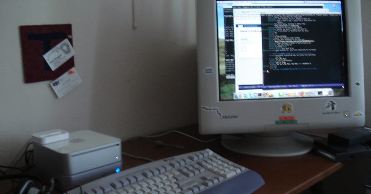 The ergonomic desk setup checklist (2026)